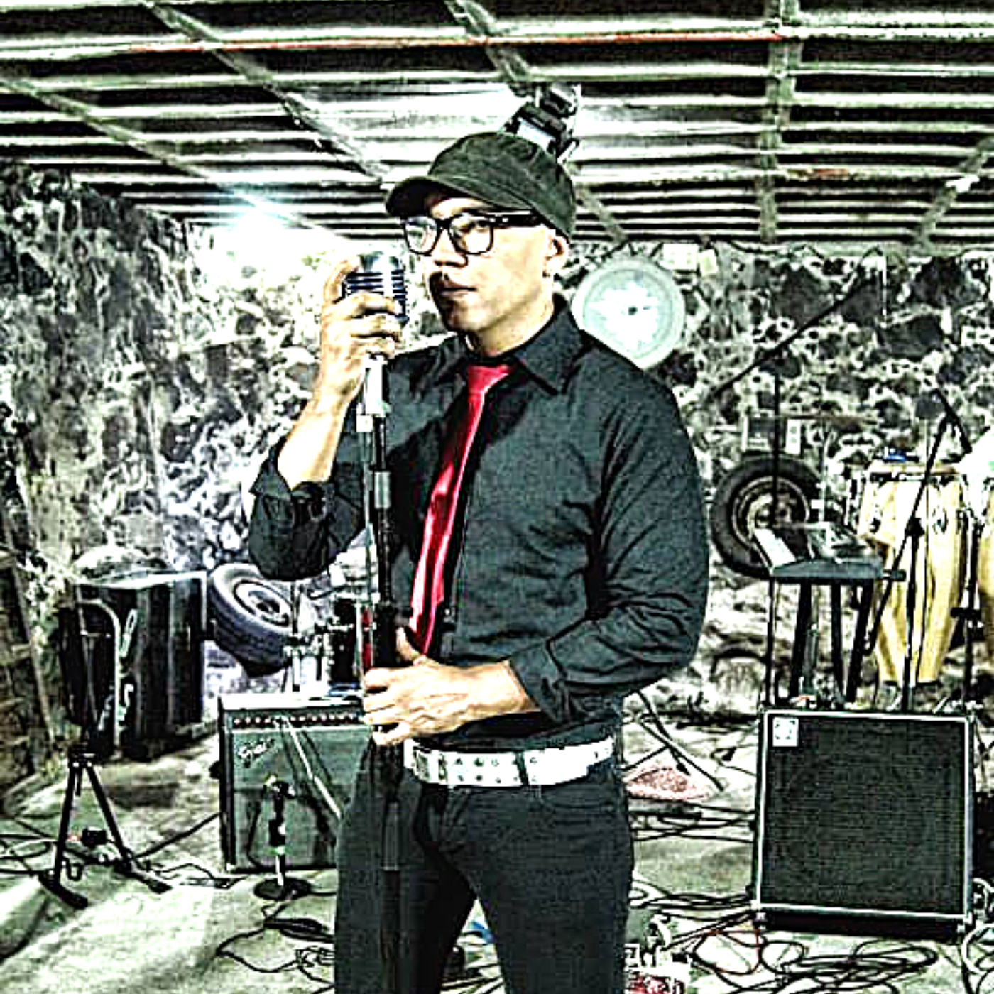 Gallo Rojo: Rebeldes por amor y amor por la rebeldía